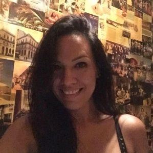 Meet your Posher, Roxana